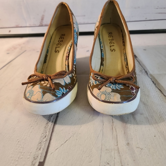 REBELS SNEAKER STYLE WEDGES. - Picture 3 of 9